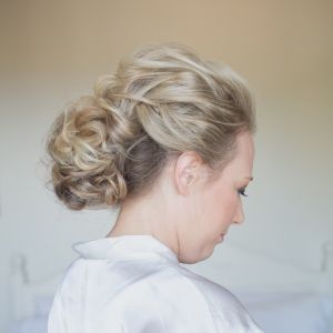 modern bride hairstyle noosa