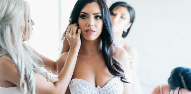 Down hair style for bride Down hair style for bride