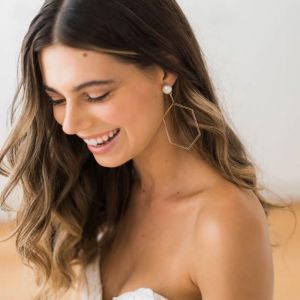 Down hair style for bride Down hair style for bride