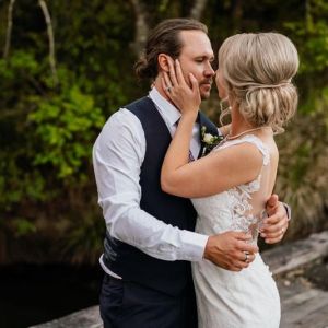 modern hairstyle for bride